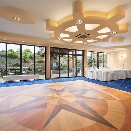 Hotel Faleza - Z Widokiem Na Morze 3*