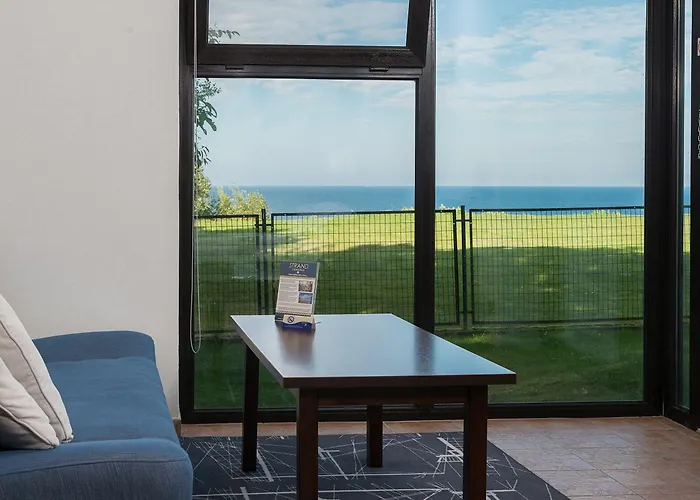 Faleza - Z Widokiem Na Morze 3*